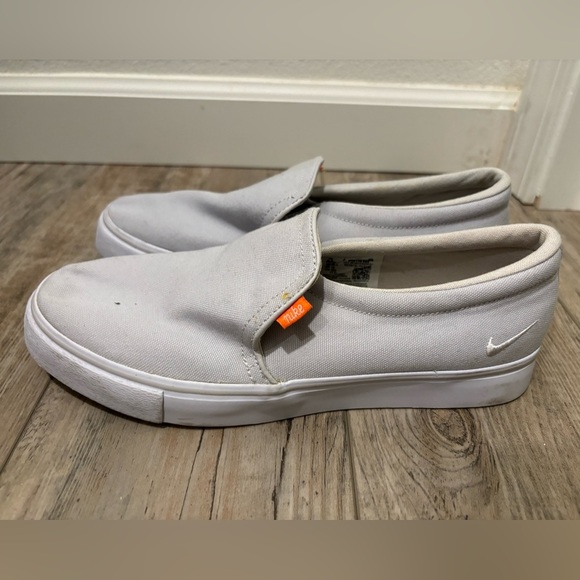 NIKE COURT ROYALE AC SLP GRAY/WHITE size: 8.5 - Picture 1 of 8